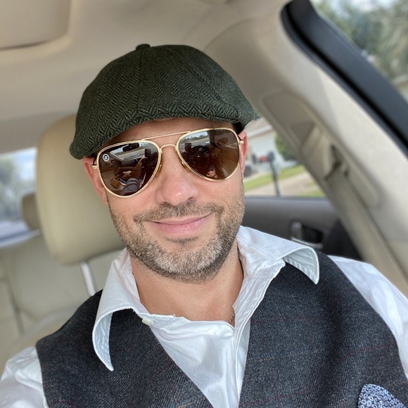 Meet your Posher, Lee - Picture 2 of 2